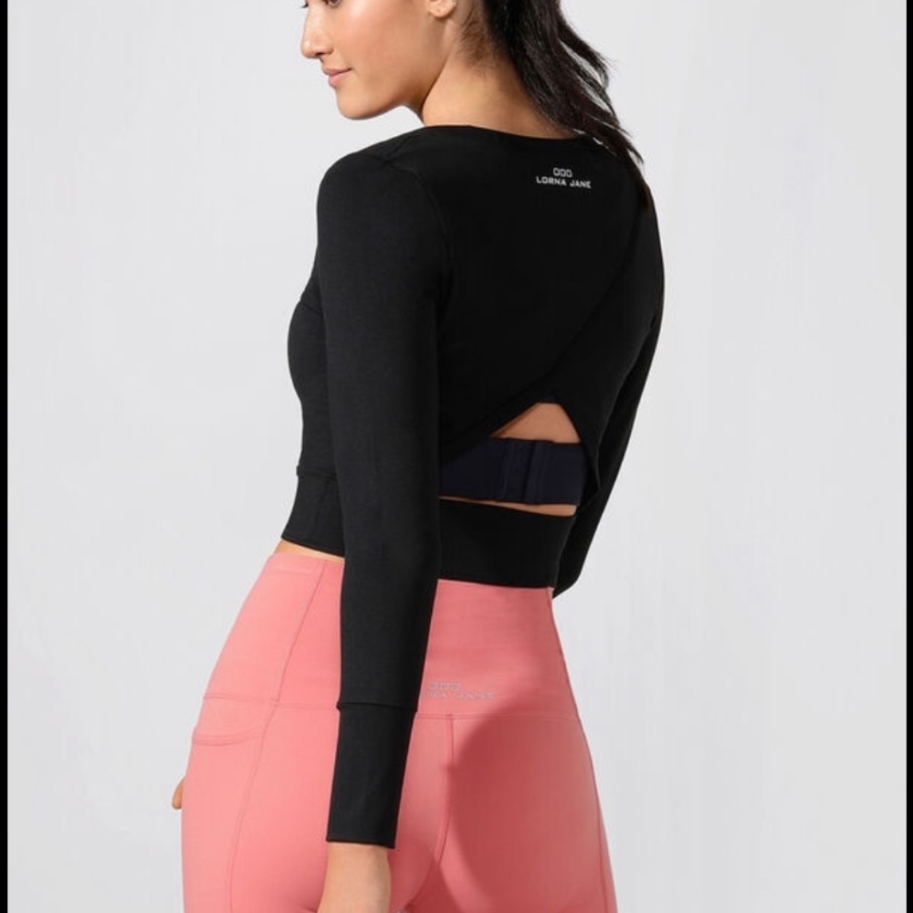 Lorna Jane Long Sleeve Crop Top